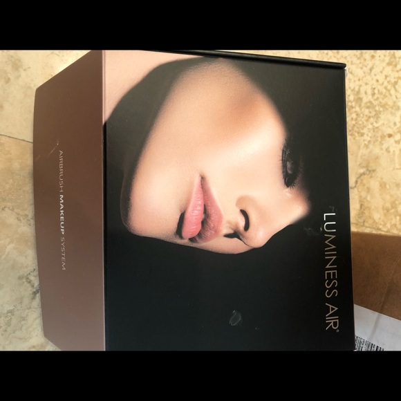 Luminess airbrush make up - Picture 5 of 5